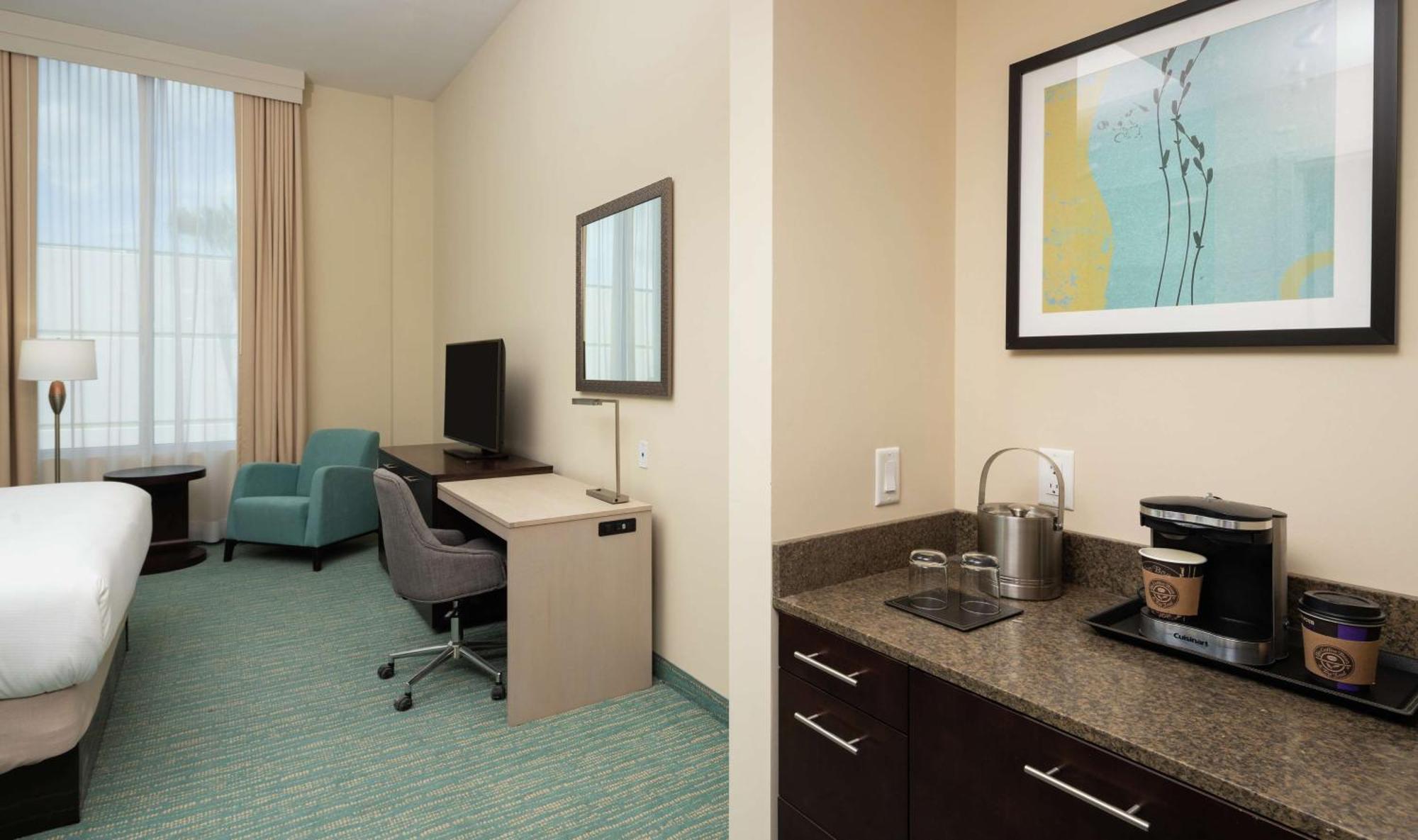 Doubletree By Hilton Miami Doral Hotel Sweetwater Exterior foto