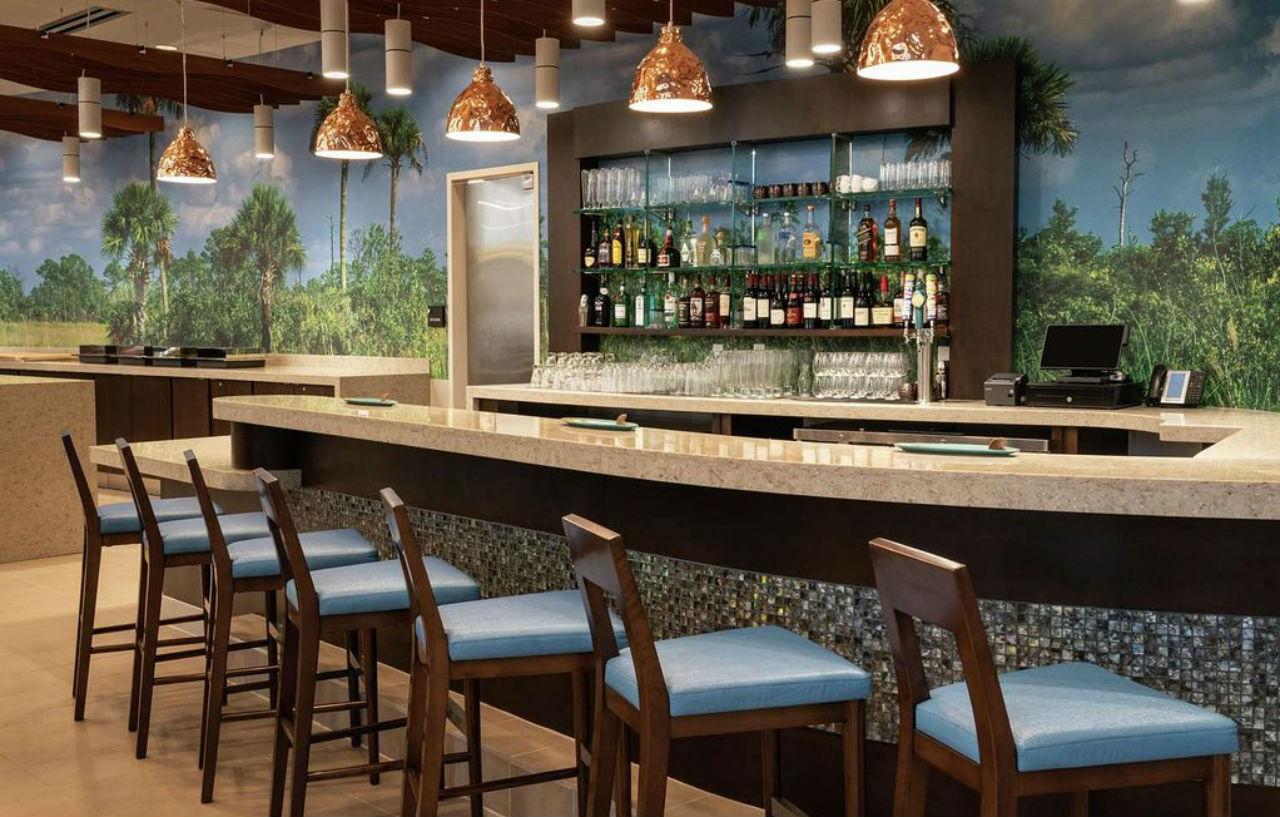 Doubletree By Hilton Miami Doral Hotel Sweetwater Exterior foto